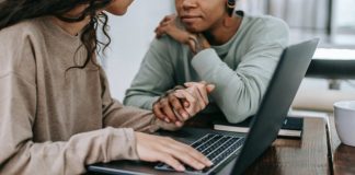 5 Things You Must Consider Before Sleeping With A Boss