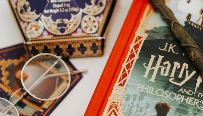 shayna-douglas--EwOTtOcReM-unsplash harry-potter
