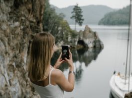 selfie-social-media-post