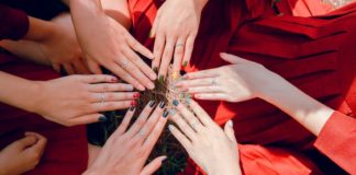 4 Nail Polish Shades You Must Try women-nail-polish-colors