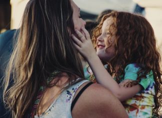 mom-parenting-daughter