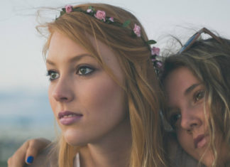 bisexual-women-together