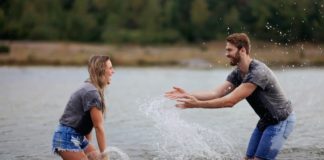 great-boyfriend-playing