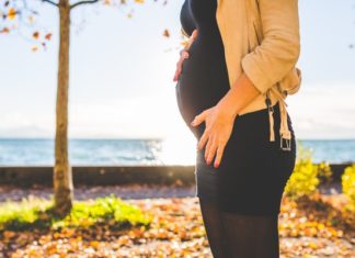 woman-risks-miscarriage