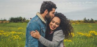 5 Healthy Ways To Love Him Without Losing Yourself