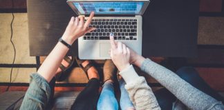 6 Virtual Activities To Do With Friends When You’re Bored friends-online