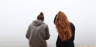4 Signs You’re Stuck In A Toxic Friendship & How To Deal With It