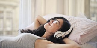 Wake Up With A Smile: 8 Simple Ways To Start Your Morning Right