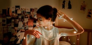 girl-dorm-room