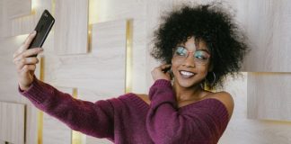 The Art of Selfie-Taking: 5 Tips To Take The Perfect Selfie