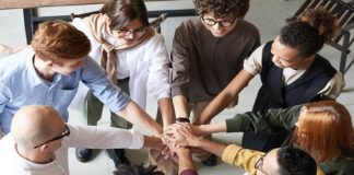 6 Ways Leaders Can Help Build Team Rapport