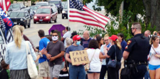 How The Kyle Rittenhouse Trial Proves The System Works For White Men kyle rittenhouse protestors