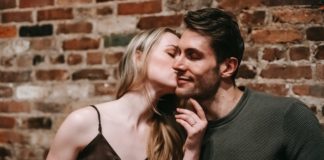 Believe It Or Not, Scheduling Sex With Your Partner Isn’t A Bad Thing couple-scheduling-sex