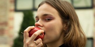 10 Signs You Might Have Been Raised by A Narcissist