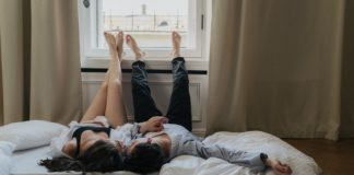 5 Ways To Connect With Your Partner Using Home Décor