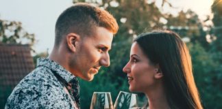 15 Red Flags He’s Not With You For The Right Reasons