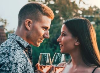 15 Red Flags He’s Not With You For The Right Reasons