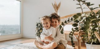 11 Ways To Help Your Kids Become Better Siblings
