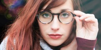 3 Reasons You Should Buy Glasses Online woman-wearing-glasses