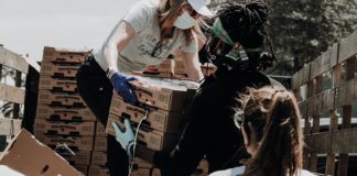 7 Simple Ways To Become More Involved In Your Community community-volunteering