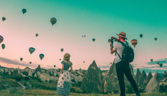 travel-couple
