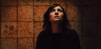 I Had A Real Life Stalker And Here’s What Happened scared-woman-stalker