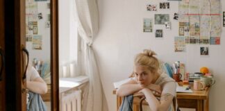 woman-thinking-career