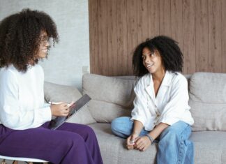 woman-in-therapy