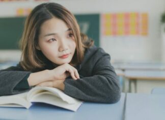 My Daughter Handled Her Middle School Drama Like A Boss — And Yours Can Too