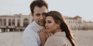 Why You Were Born To Cheat On The Person You Love (Yes, Really) couple-cheat