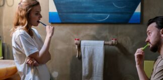 5 Things You Should Incorporate Into Your Morning Routine couple-morning-routine