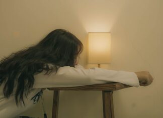 How To Stop Being Jealous, Before You Self-Sabotage Your Relationship