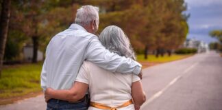 5 Reasons To Look Forward To Old Age Love old-couple
