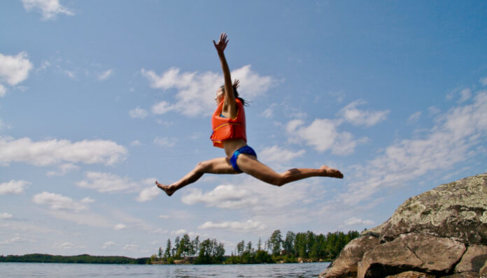 woman-cliff-jumping