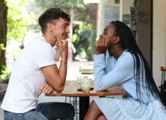 10 Awkward Things That Happen On First Dates & How To Move Past Them