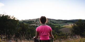 How Manifesting Has Helped Me Manage My Anxiety meditating-manifesting