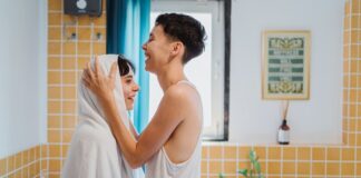 8 Major Differences Between Being ‘In Lust’ And ‘In Love’ couple-love-lust