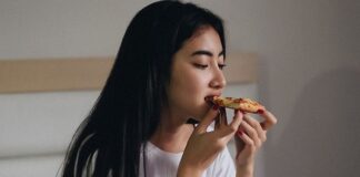 5 Myths & Truths About Eating At Bedtime