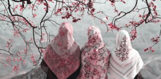 8 Ways To Support Your Friend Throughout Ramadan three muslim woman celebrating ramadan together in peace