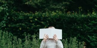 3 Crazy Work Stories For World Storytelling Day reading-stories