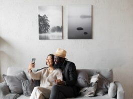 couple-dating-taking-selfie-different-backgrounds