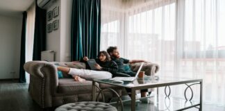 5 Fun Ways To Reconnect With Your Spouse After A Stressful Day