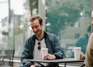 6 First Date Questions That Won’t Bore Or Scare Him Away