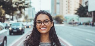 8 Things People Do That Make Them Less Attractive
