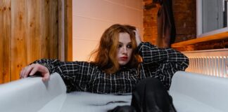 6 Brutal Ways To Tell If ‘Daddy Issues’ Are Killing Your Love Life