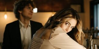 Is He A Charmer Or A Womanizer? 8 Signs To Look Out For
