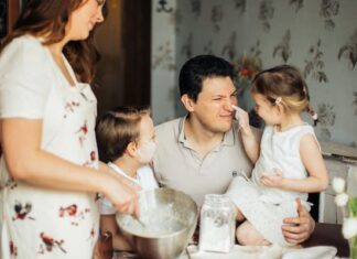 Parents Using Minimalism With Kids