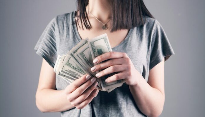 sasun-bughdaryan-OyDZRZOlENw-unsplash money