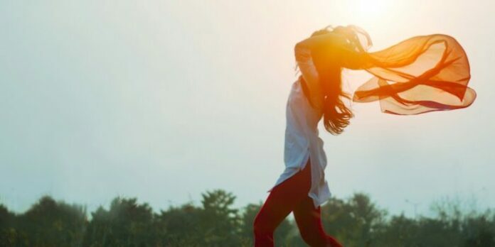 aditya-saxena-_mIXHvl_wzA-unsplash woman