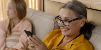 5 Apps to Lift Your Grandparents’ Mood
